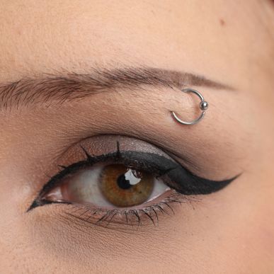 Augenbraue Piercings
